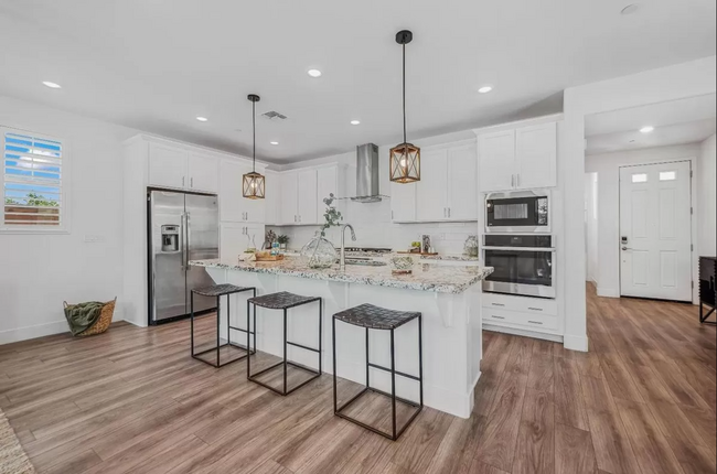 Building Photo - Move-In Special: Enjoy Reduced Annualized ...