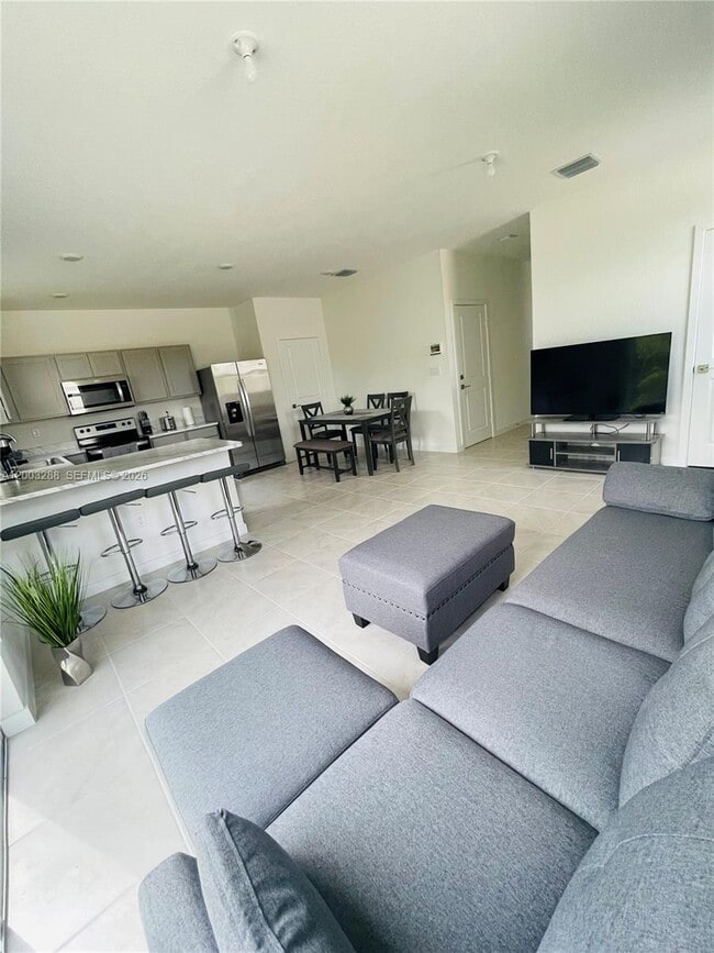 Foto del edificio - 916 SE 19th St