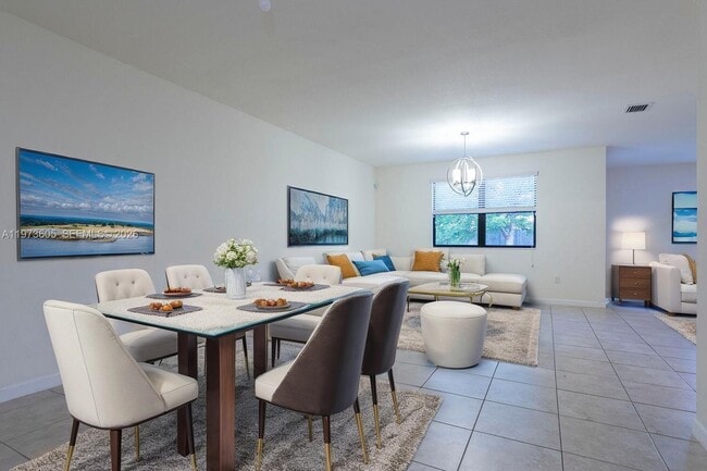 Building Photo - 516 SE 35 Ave