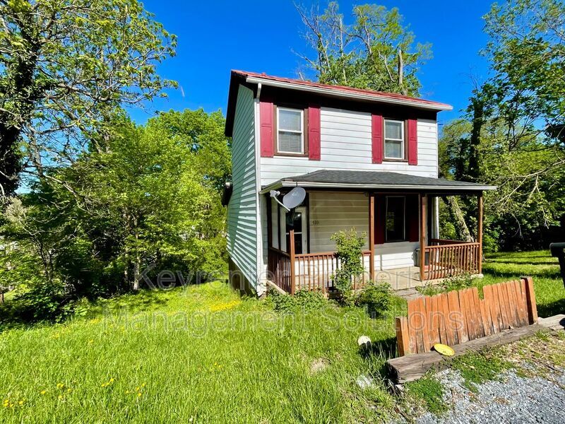 410 Gooch St, Staunton, VA 24401 House Rental in Staunton, VA