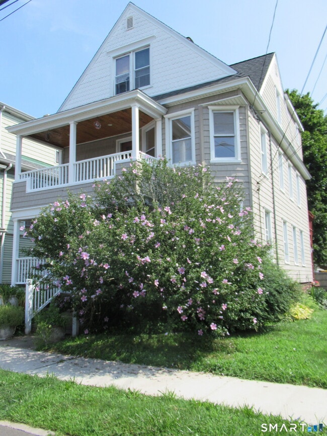 Building Photo - 112 Bennett St
