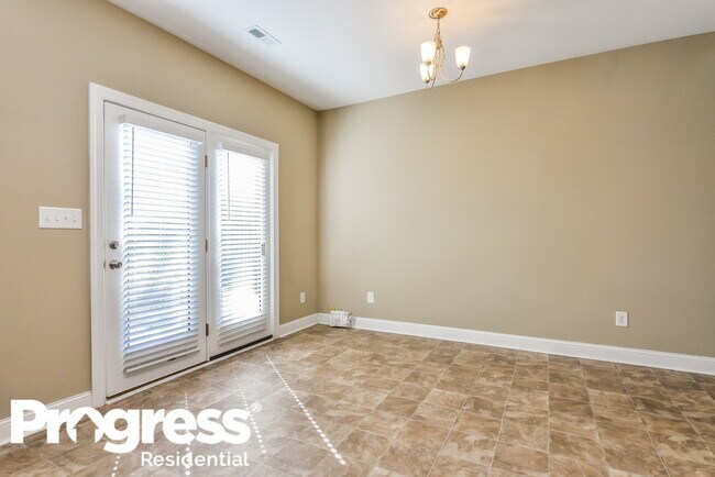 Building Photo - 2214 Flowing Dr