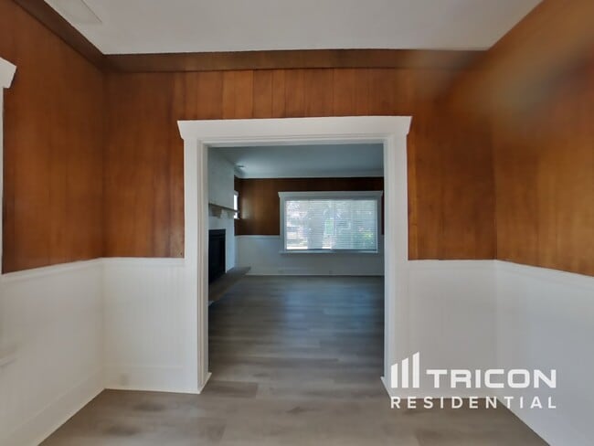 Foto del edificio - 102 Hewitt Ave