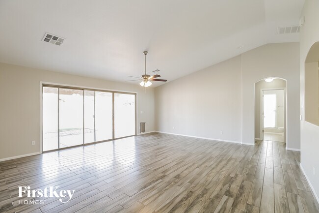 Building Photo - 7017 N 77th Dr