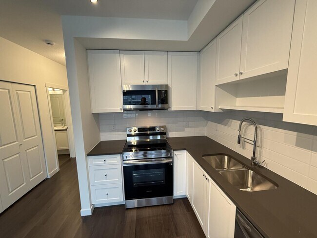 Building Photo - 8509-8158 158 St