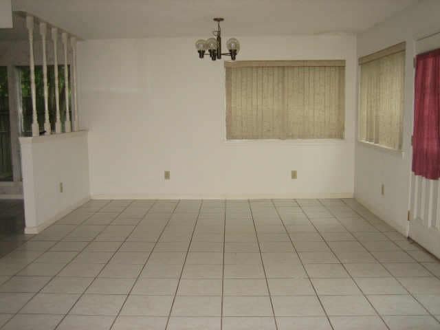 Building Photo - 2919 Great Lakes Ave