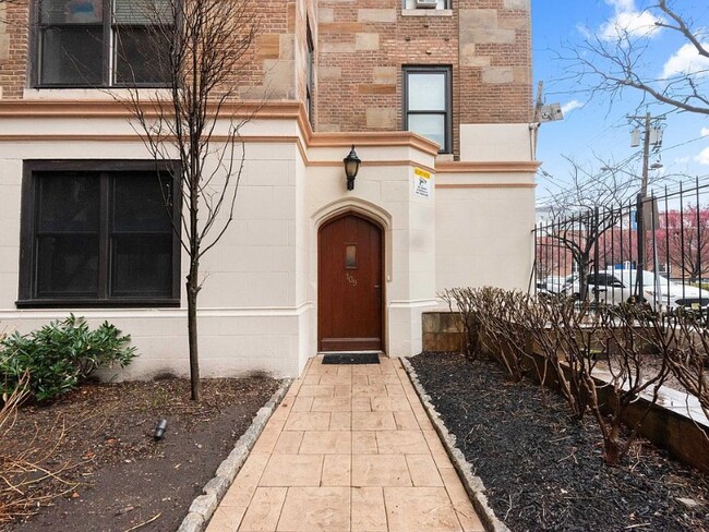 Foto del edificio - 50 Glenwood Ave