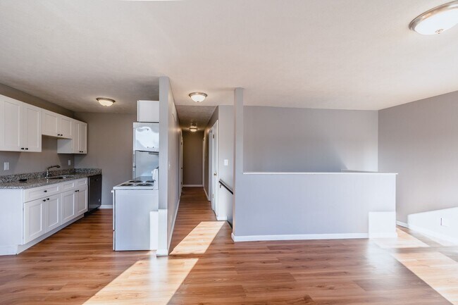 Foto del edificio - Renovated 3 bed 1 bath single-family home ...