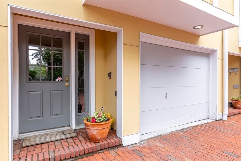Foto principal - 54 Trowbridge St
