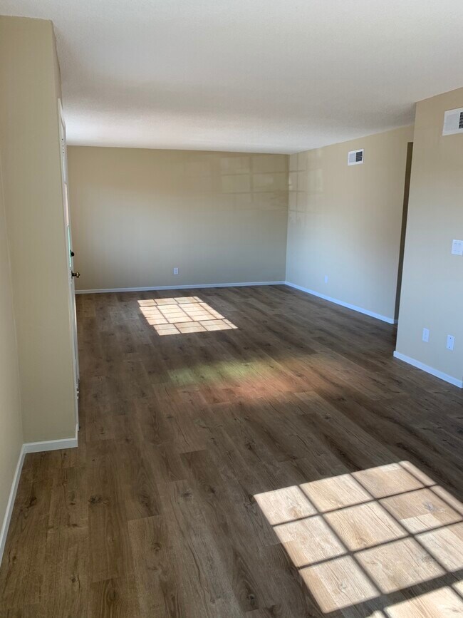 from dining room area to living room - 1433 S Mesa St