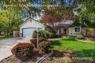 Building Photo - 1095 N Marsh Hawk Pl