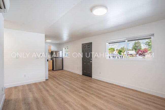 Building Photo - 425 S 600 W