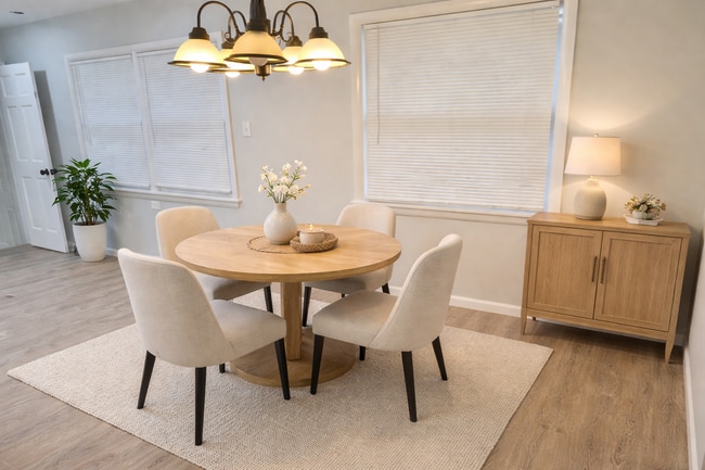 Building Photo - 5410 N Neenah Ave