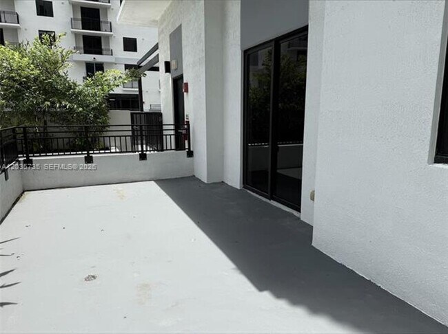 Foto del edificio - 16395 Biscayne Blvd