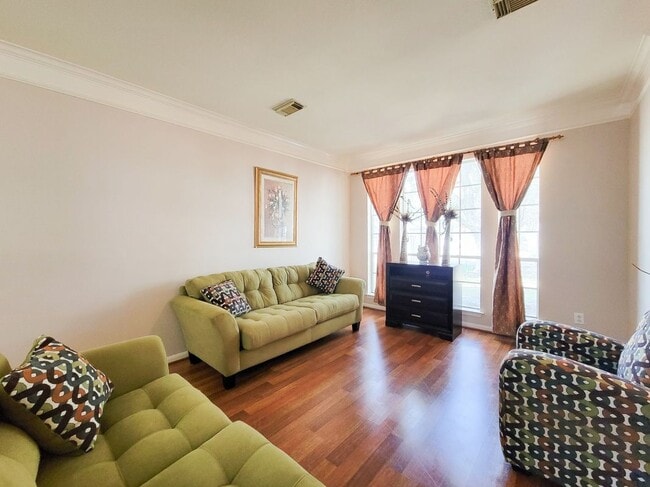 Foto del edificio - 8002 Weeping Willow Pl