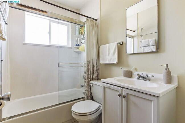 Foto del edificio - 22115 Main St