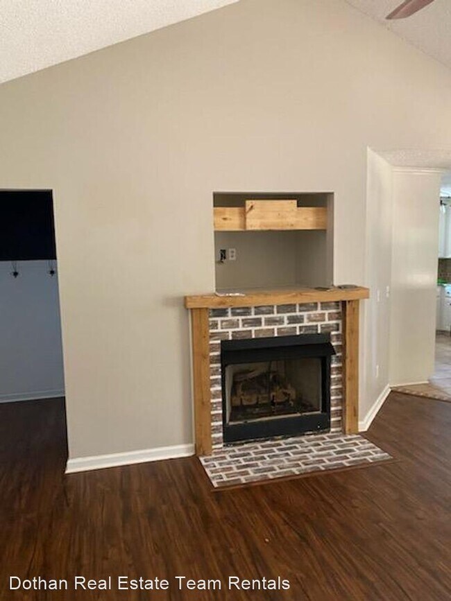 Building Photo - 3 br, 2 bath House - 252 Melrose Lane