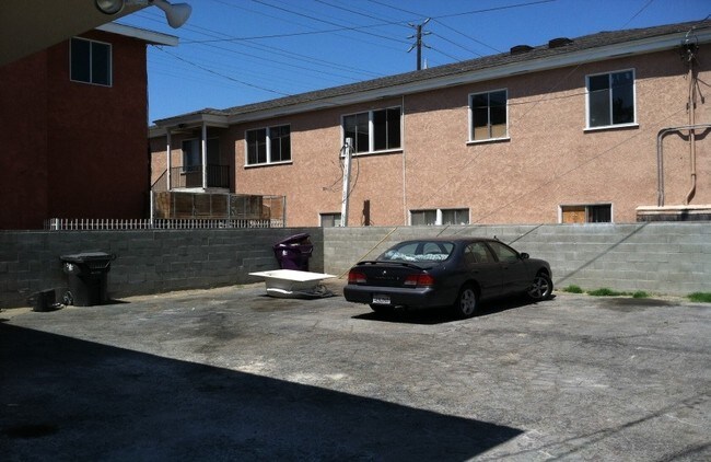Building Photo - 1219 E Phillips St
