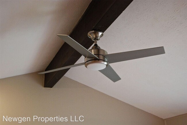 Building Photo - 3 br, 2 bath House - 1301 Donley Dr