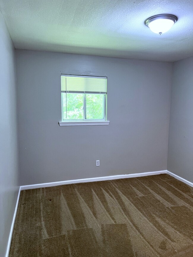 Foto del edificio - 800 Lullwater Rd