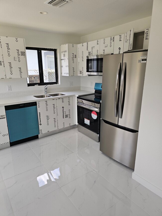 Foto del edificio - 1827 NW 68th St