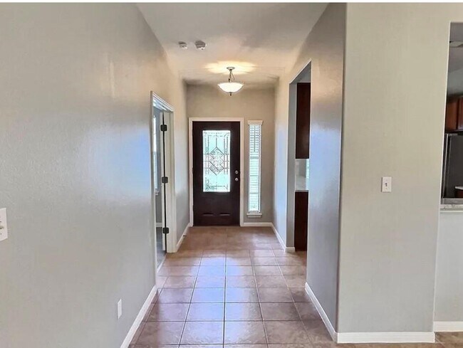 Building Photo - 15005 Fernhill Dr