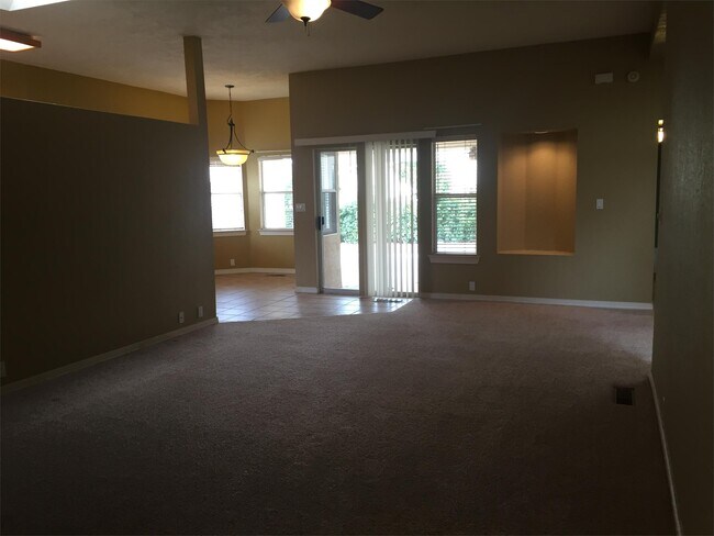 Building Photo - 11833 Kings Canyon Pl SE