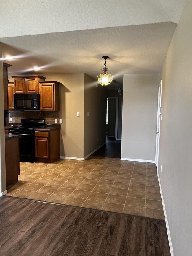 Foto del edificio - 2504 Ridgeway Ln