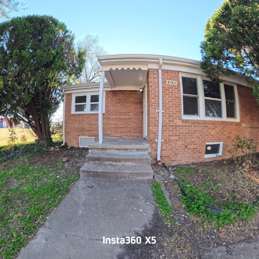 Foto principal - 6165 E Boston St