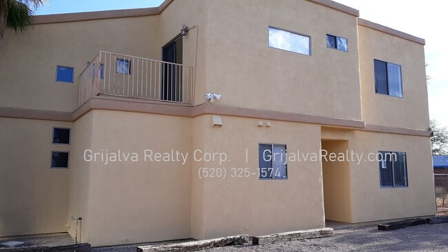 Photo - 1415 E Lester St Apartment