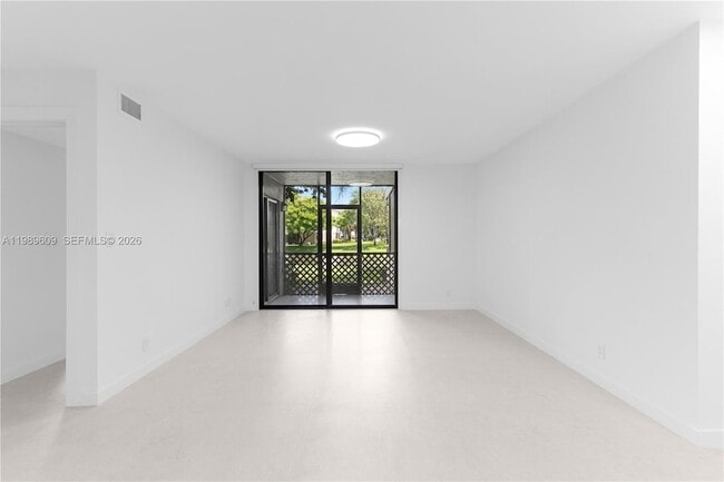 Foto del edificio - 10161 W Sunrise Blvd