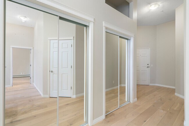 Photo du bâtiment - 881-215 15 Ave SW