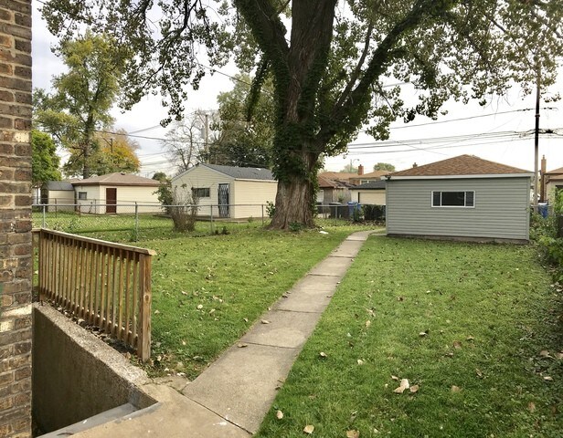 Building Photo - 10217 S Hoxie Ave