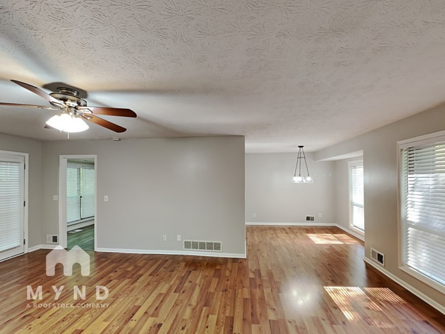 Foto del edificio - 1253 Blazing Ridge W SW