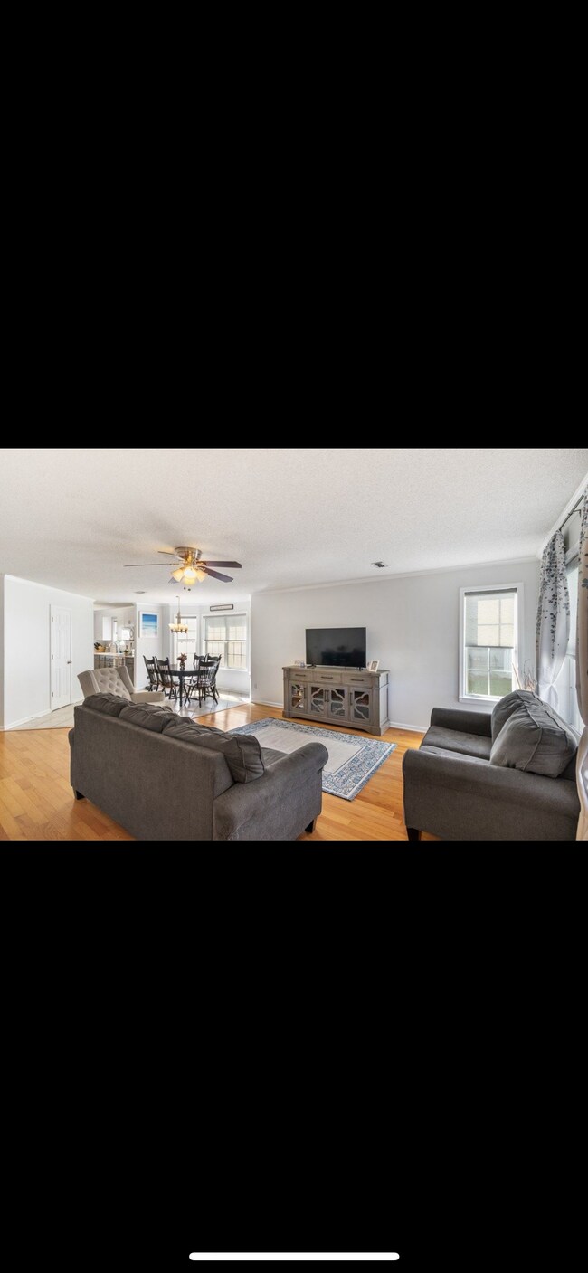 Foto del edificio - 151 Radford Cir