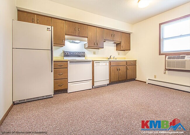 Building Photo - 709 Meadow Lane Ct SE
