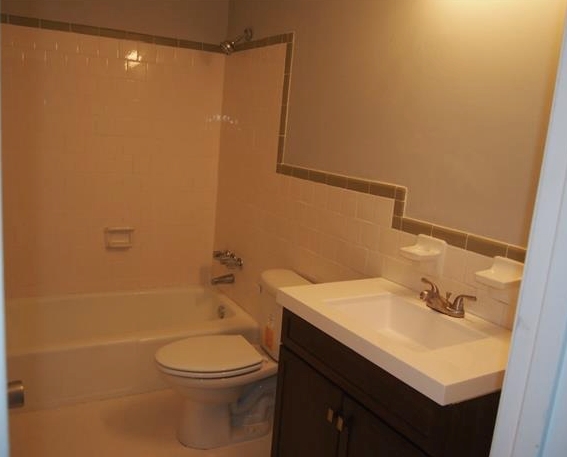 Building Photo - 2238 Kingsbrook Dr