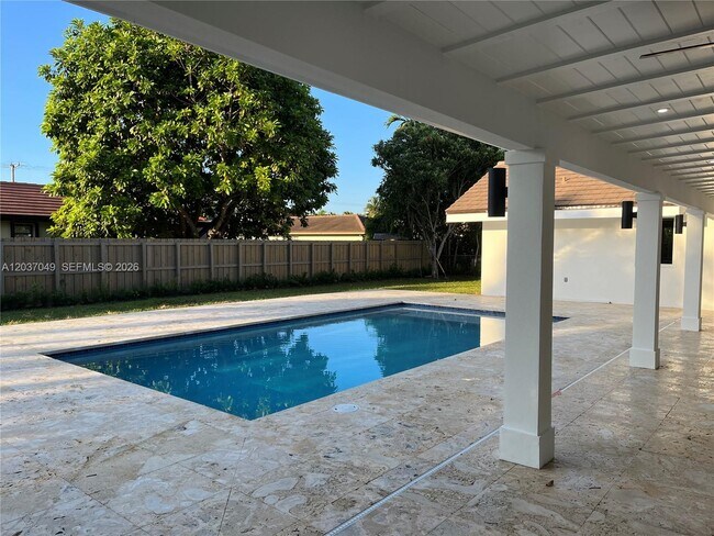 Building Photo - 8885 SW 76th Terrace