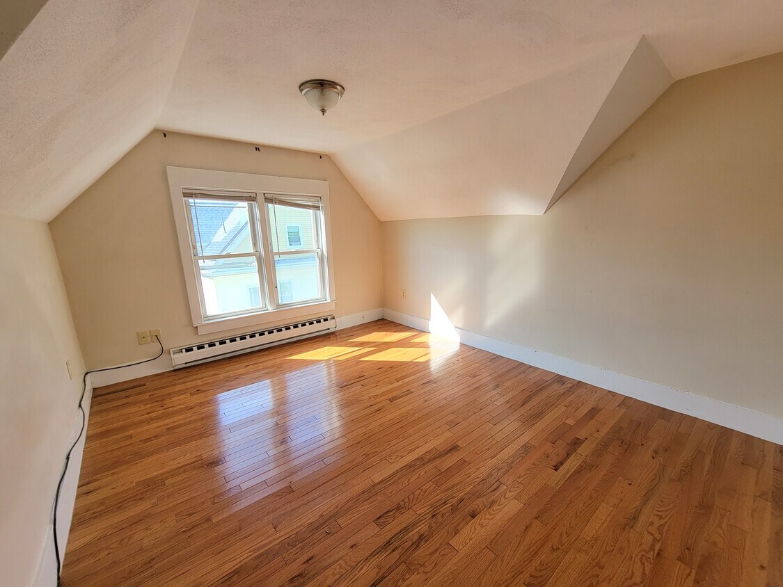 Building Photo - 11 Harvard St