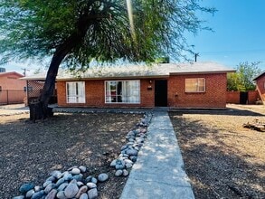 Building Photo - 510 S Lehigh Dr