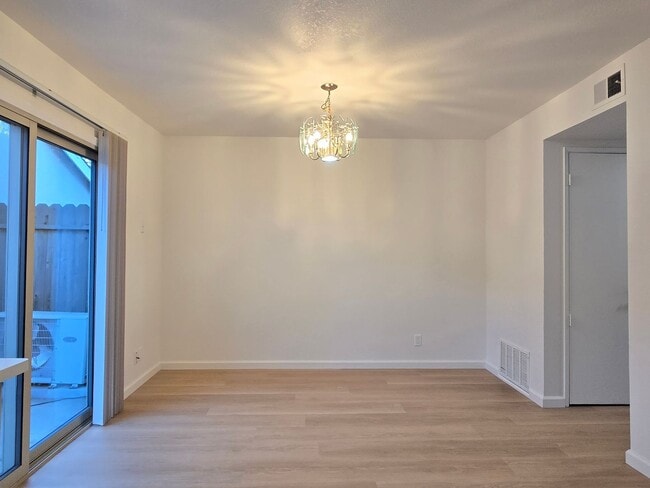 Building Photo - 4275 Dry Bed Ct