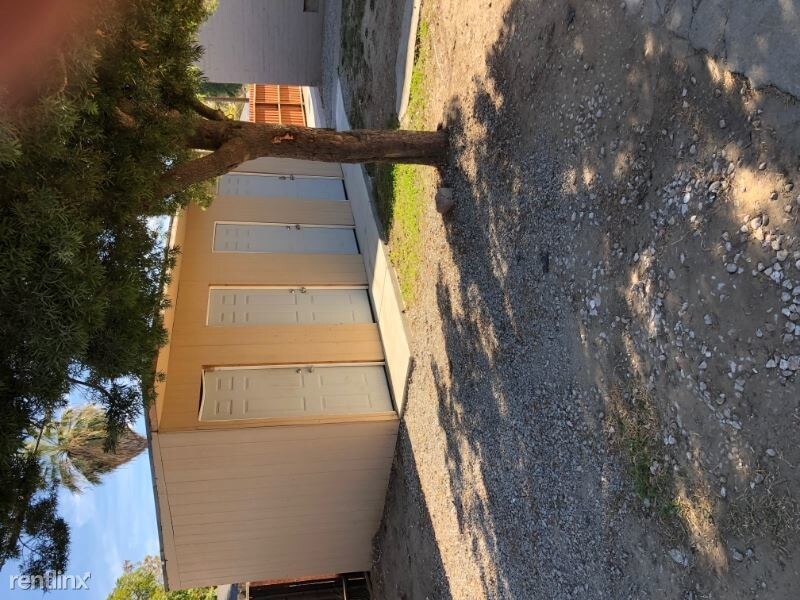 Building Photo - 202 Maple St
