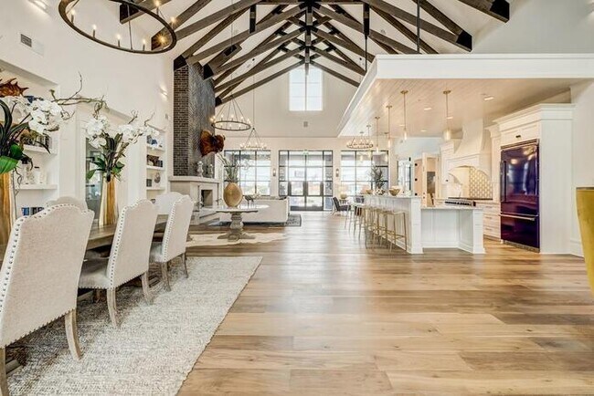 Foto del edificio - 14199 I-35