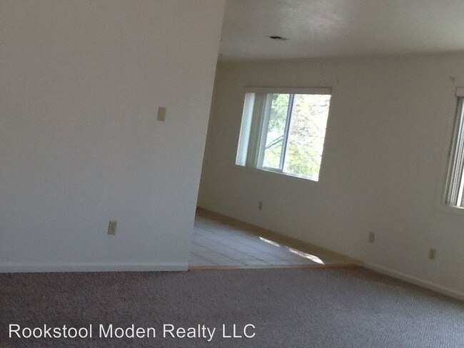 Building Photo - 3 br, 1.5 bath House - 1343 Pleasant