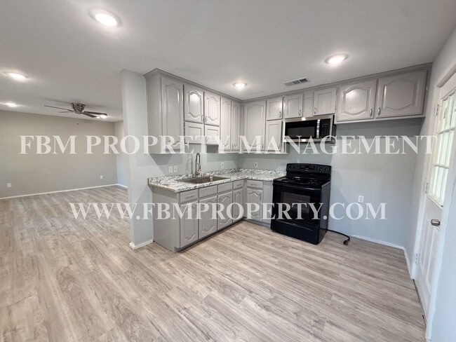Building Photo - 103 E Allyn Ave