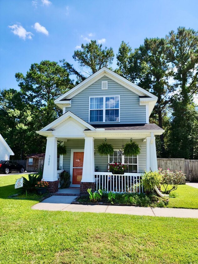 Foto principal - Adorable, well taken care of three bedroom...