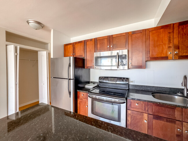 Building Photo - 4180 N Marine Dr