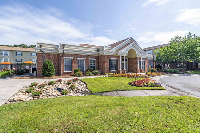 Foto del edificio - Woodland Crossing Apartment Homes