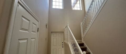 Building Photo - 2227 Seven Oaks Dr