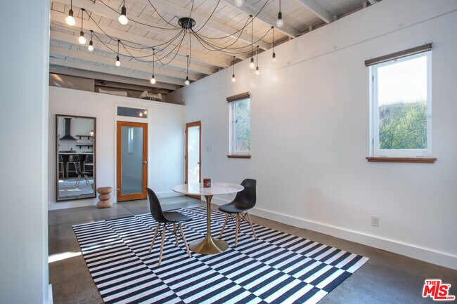 Foto del edificio - 748 N Citrus Ave